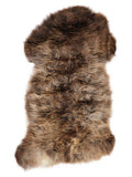 Mehrfarbiges britisches Lammfell, ca. 110 × 60 cm, von oben fotografiert: genau das Fell, das Sie erhalten