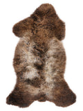 Mehrfarbiges britisches Lammfell, ca. 105 × 50 cm, von oben fotografiert: genau das Fell, das Sie erhalten
