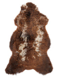 Mehrfarbiges britisches Lammfell, ca. 120 × 65 cm, von oben fotografiert: genau das Fell, das Sie erhalten