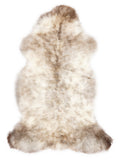Mehrfarbiges britisches Lammfell, ca. 110 × 55 cm, von oben fotografiert: genau das Fell, das Sie erhalten