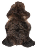 Mehrfarbiges britisches Lammfell, ca. 110 × 60 cm, von oben fotografiert: genau das Fell, das Sie erhalten