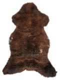 Braunes Lammfell, ca. 120 × 60 cm, von oben fotografiert: genau das Fell, das Sie erhalten