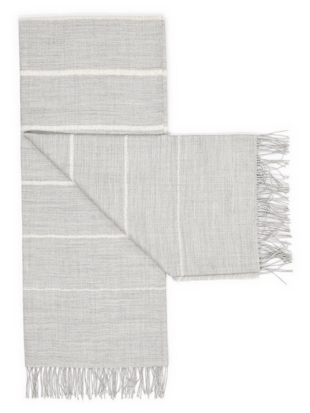 Plaid „Classic Bouclé“ aus Baby-Alpaka – aufgeschlagen