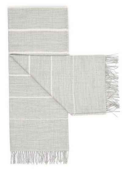 Plaid „Classic Bouclé“ aus Baby-Alpaka – aufgeschlagen