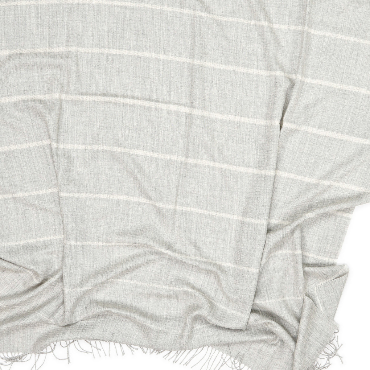 Plaid „Classic Bouclé“ aus Baby-Alpaka – Nahaufnahme