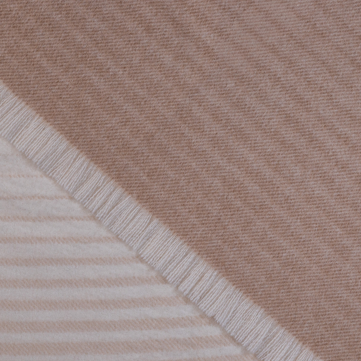 Plaid „Dune“ aus Royal-Alpaka – Detail