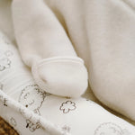 Baby-Strampler „Schaf“; Ecru